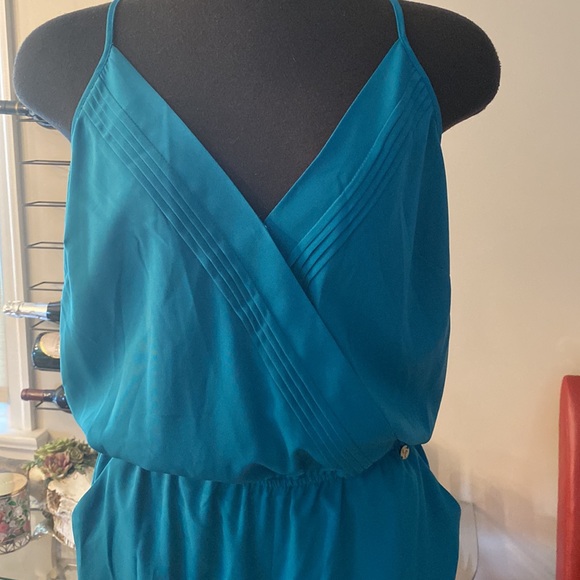 Guess plunging tank romper - Picture 2 of 8
